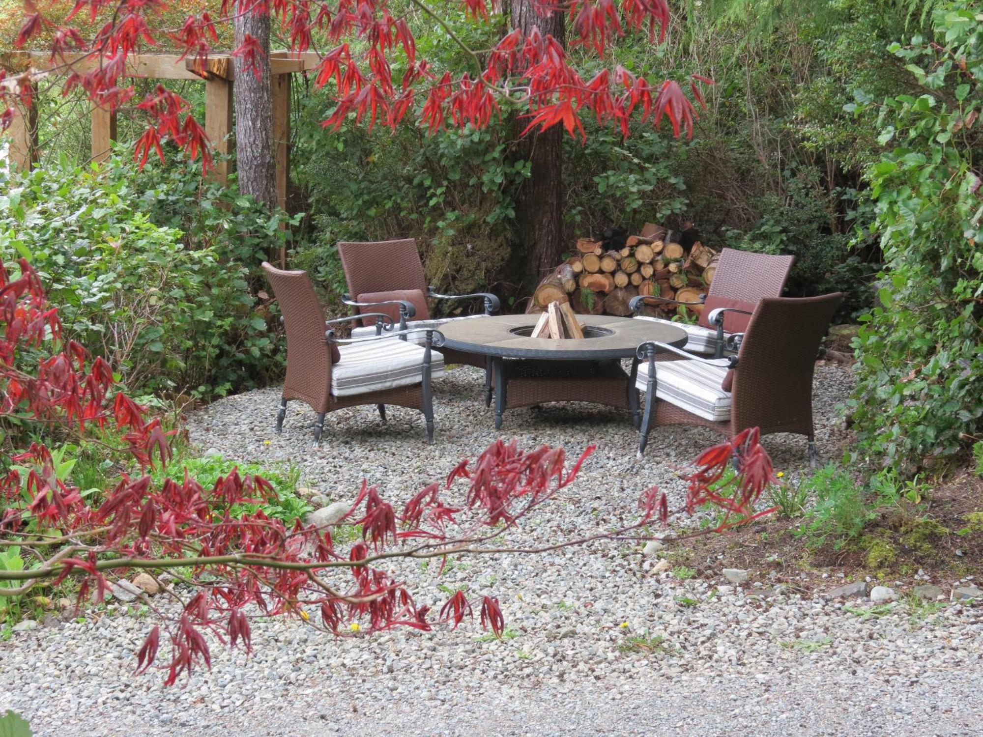 Cobble Wood And Bird Sanctuary Guest Houses Tofino Exterior foto